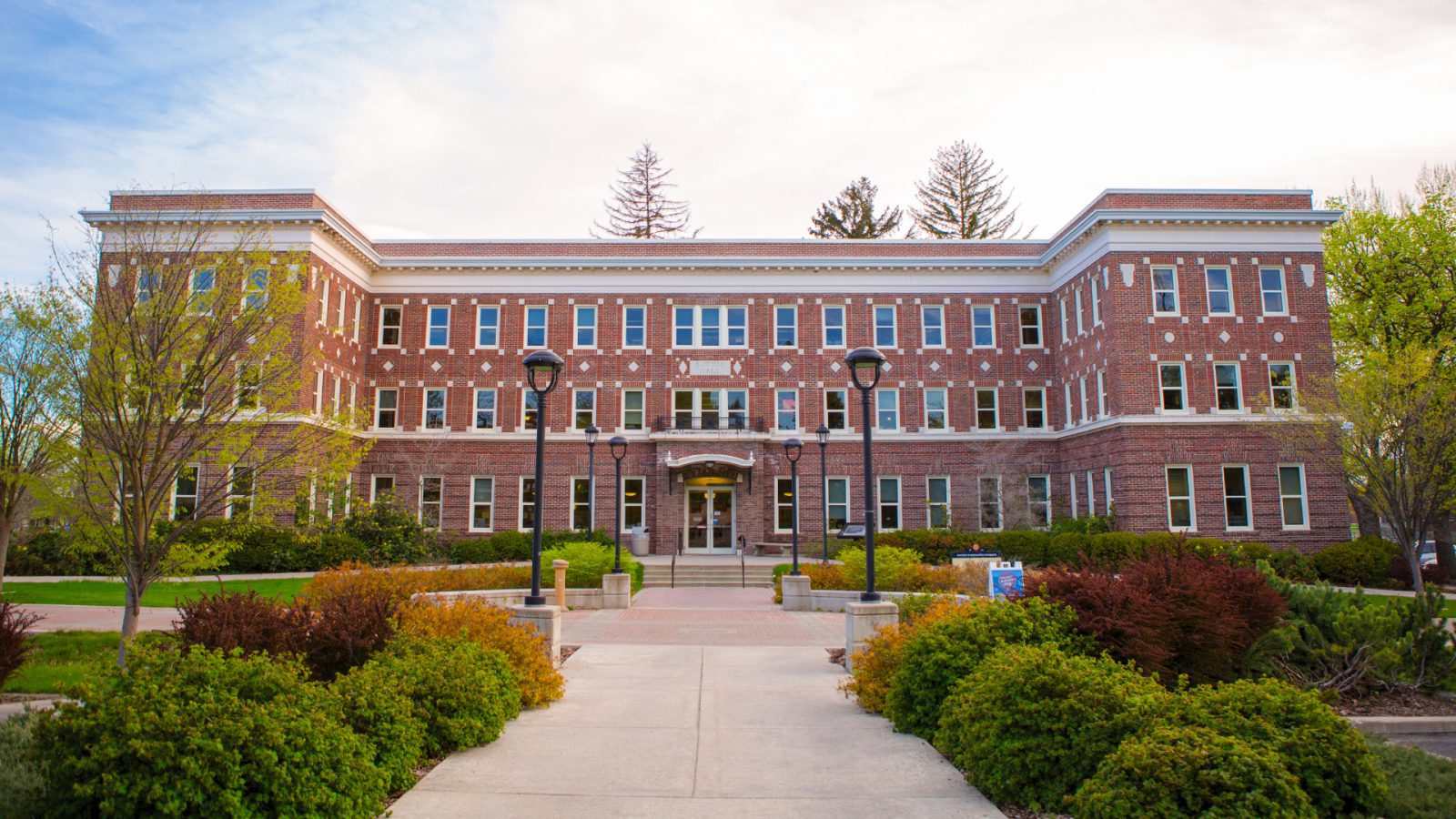 Photo: Exterior of Sutton Hall